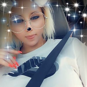 Meet your Posher, Alexis